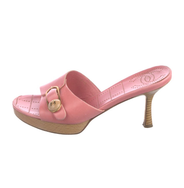 Chanel S/S 04 Interlocking CC Logo Leather Slides